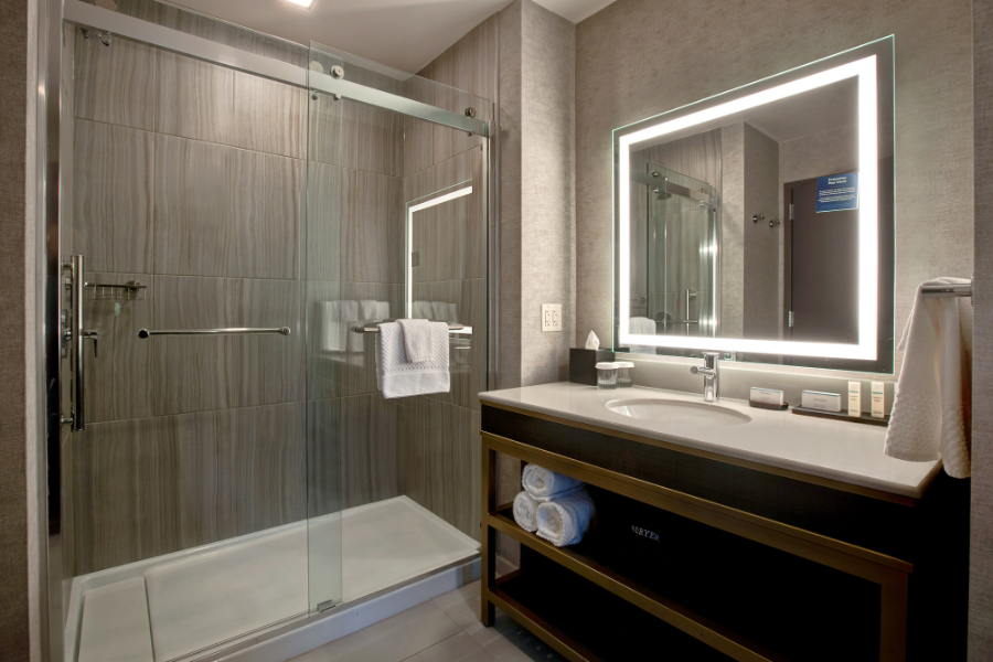 King Two-Room Corner Suite River View