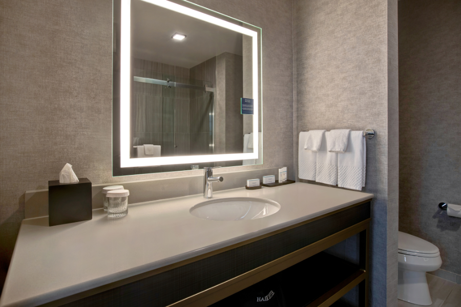 King Two-Room Corner Suite River View