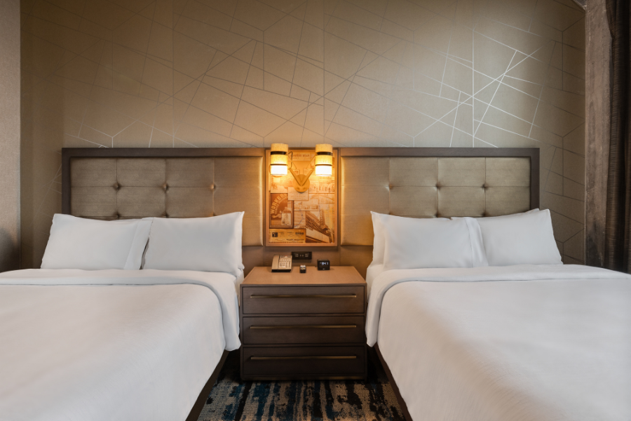 Double Queen Two-Room Suite Mobility Access Bathtub
